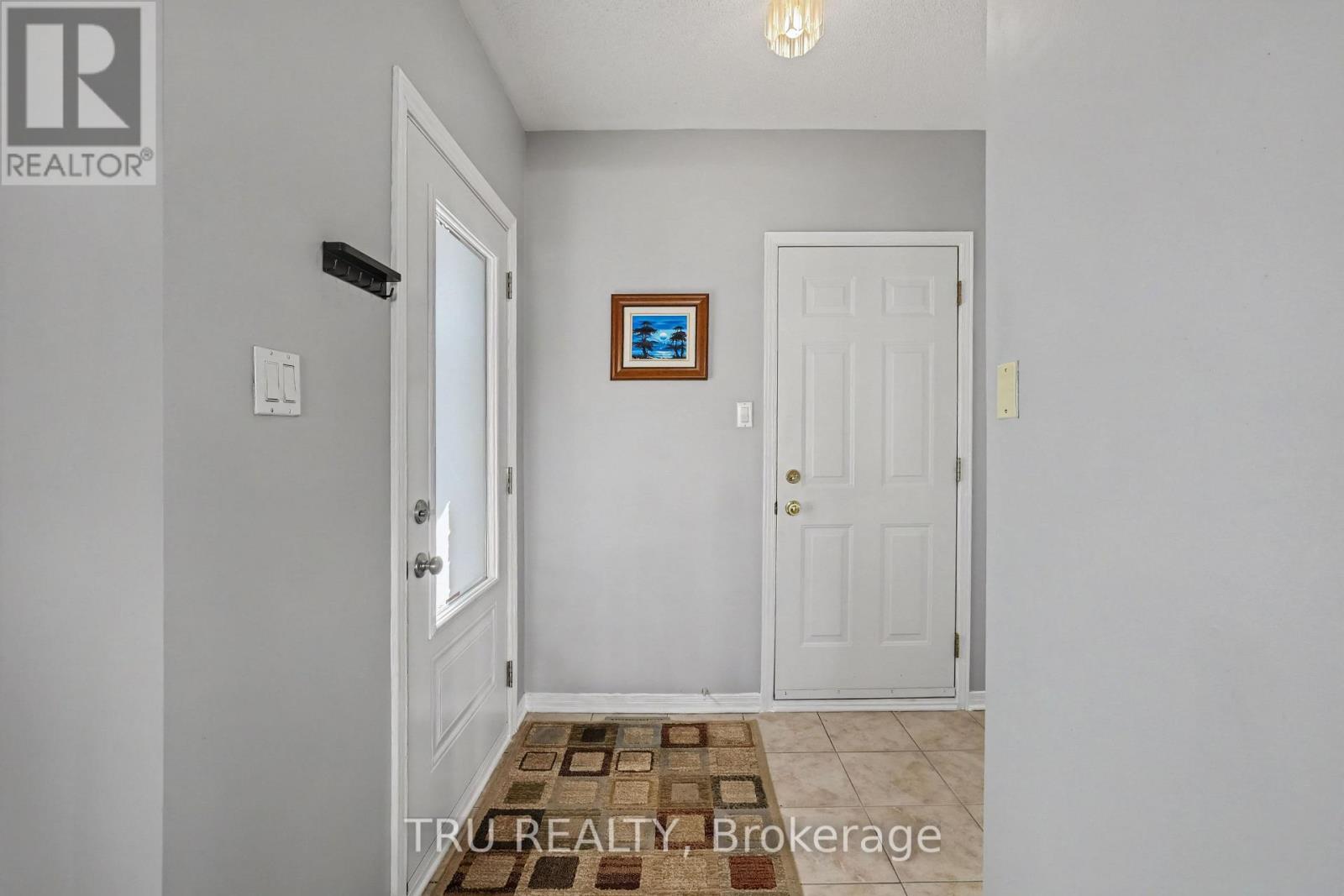 4645 Ogilvie Walk Crescent, Ottawa, Ontario  K1J 1G7 - Photo 5 - X13837942
