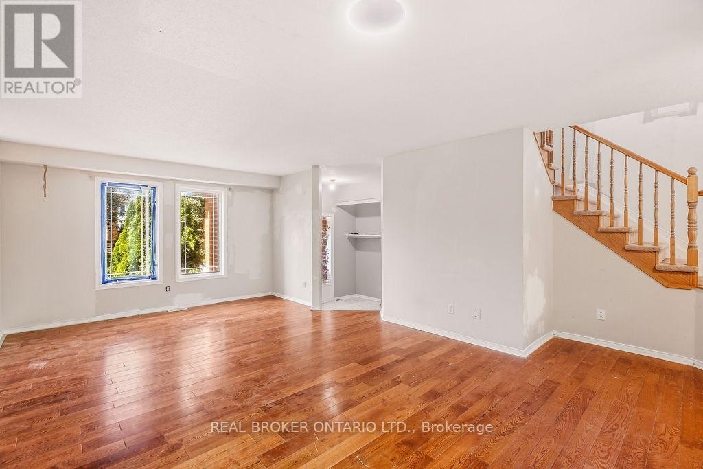 182 Annapolis Circle, Ottawa, Ontario  K1V 1Z1 - Photo 3 - X13837956