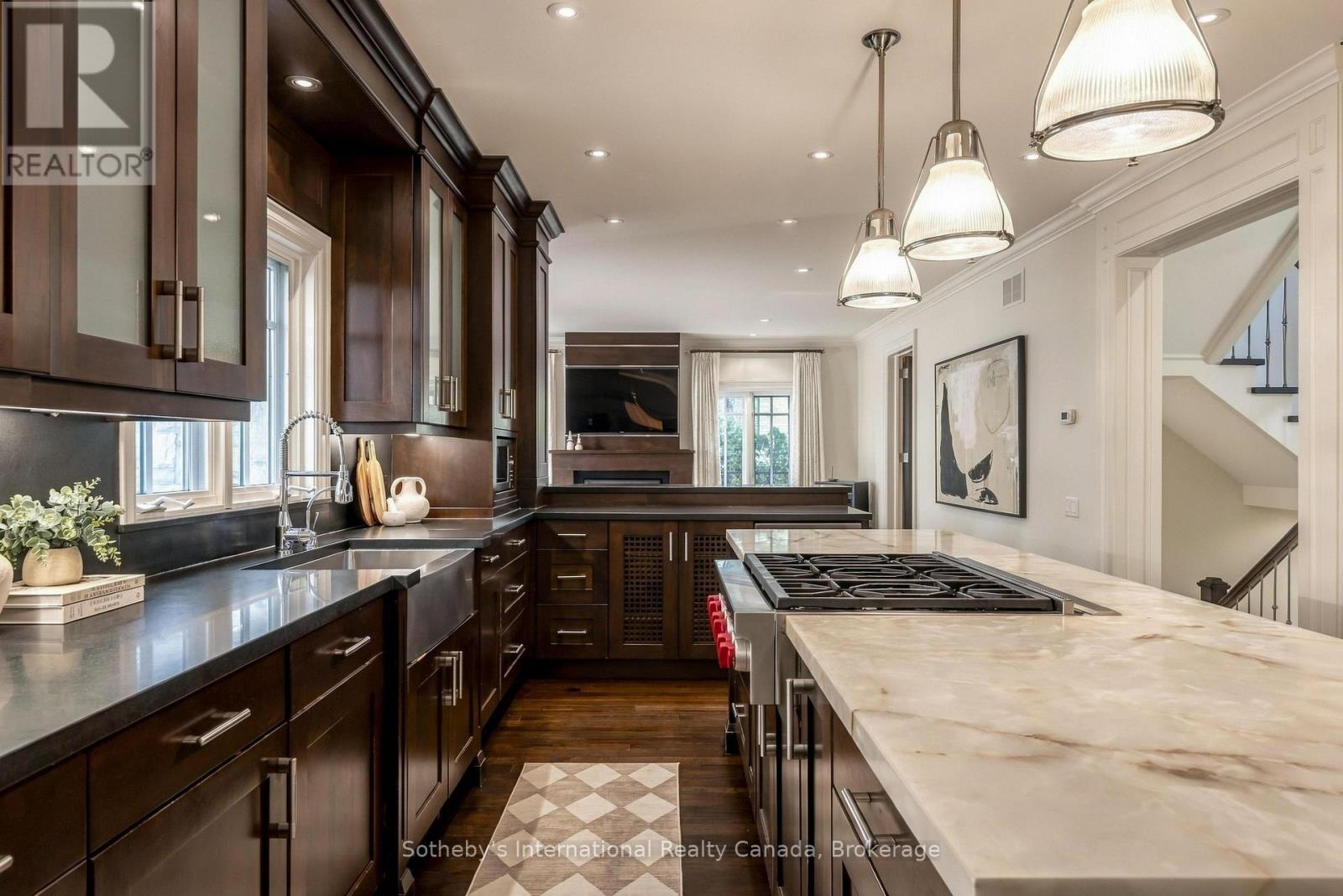 1073 Lakeshore Road E, Oakville, Ontario  L6J 1K9 - Photo 11 - W13837952