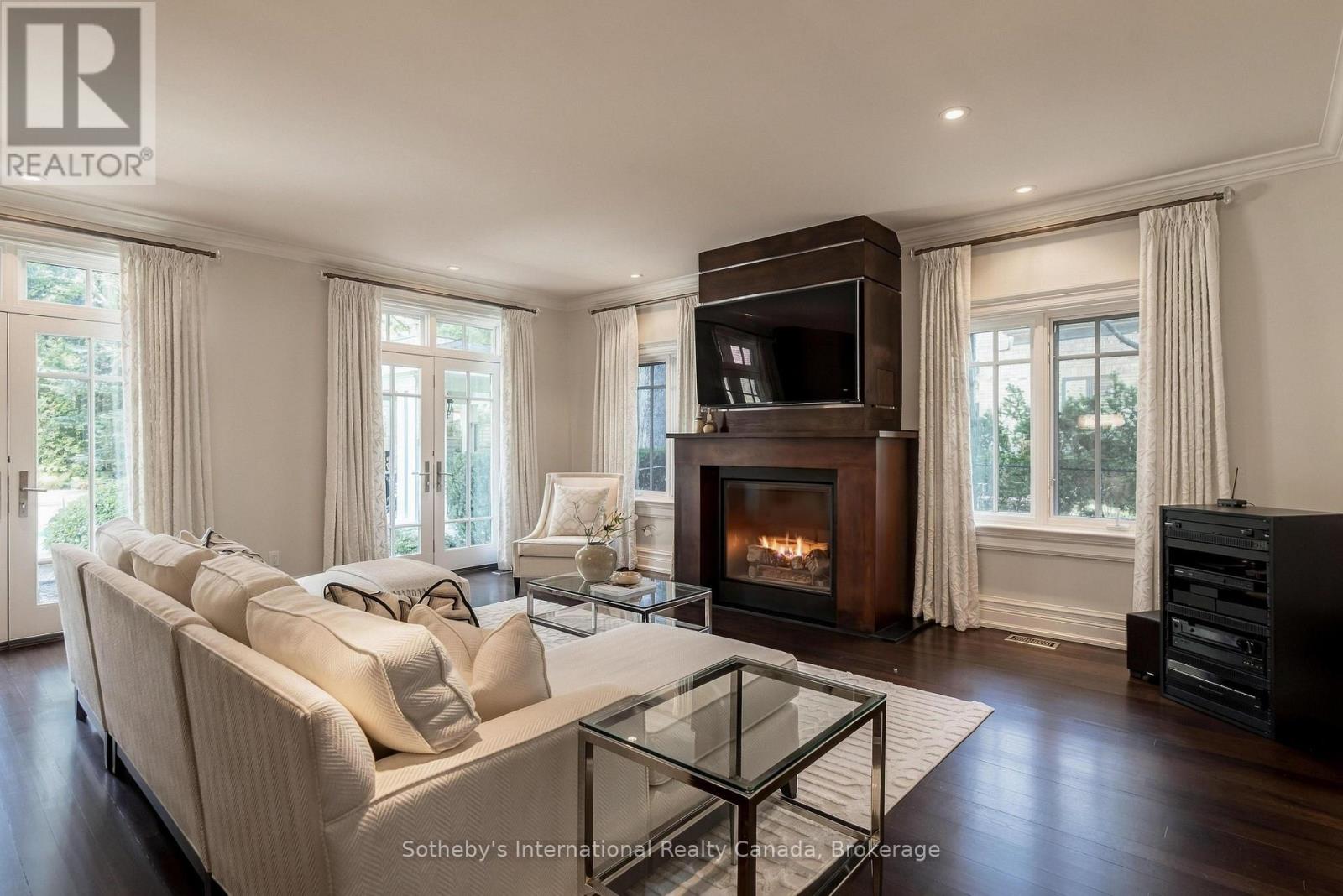 1073 Lakeshore Road E, Oakville, Ontario  L6J 1K9 - Photo 14 - W13837952