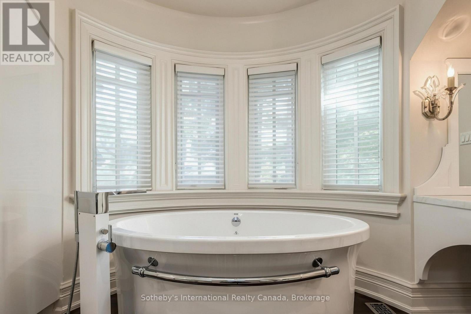 1073 Lakeshore Road E, Oakville, Ontario  L6J 1K9 - Photo 29 - W13837952