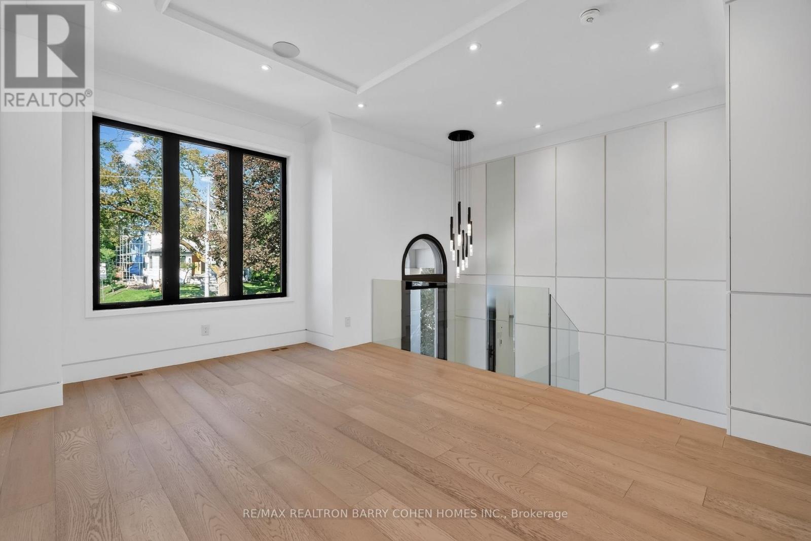 119 Glengrove Avenue W, Toronto, Ontario  M4R 1P1 - Photo 3 - C13837912