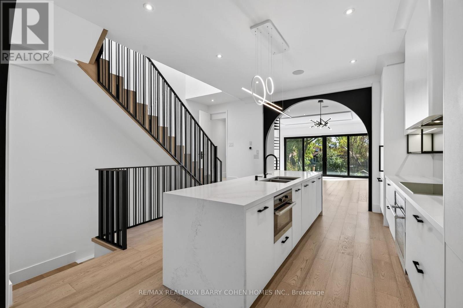 119 Glengrove Avenue W, Toronto, Ontario  M4R 1P1 - Photo 7 - C13837912