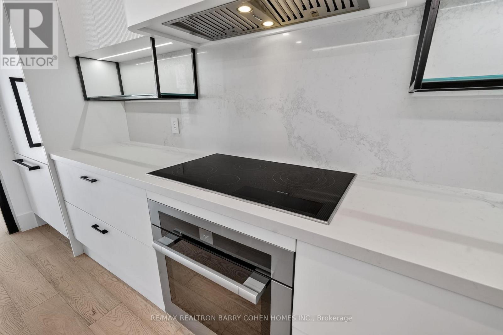 119 Glengrove Avenue W, Toronto, Ontario  M4R 1P1 - Photo 9 - C13837912