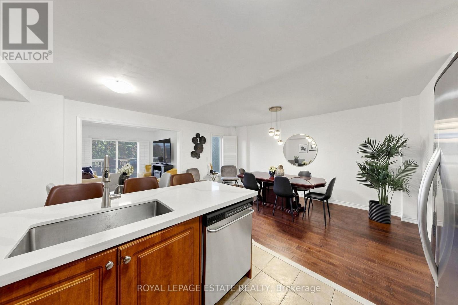10 Dooley Crescent, Ajax, Ontario  L1T 4J4 - Photo 4 - E13837946