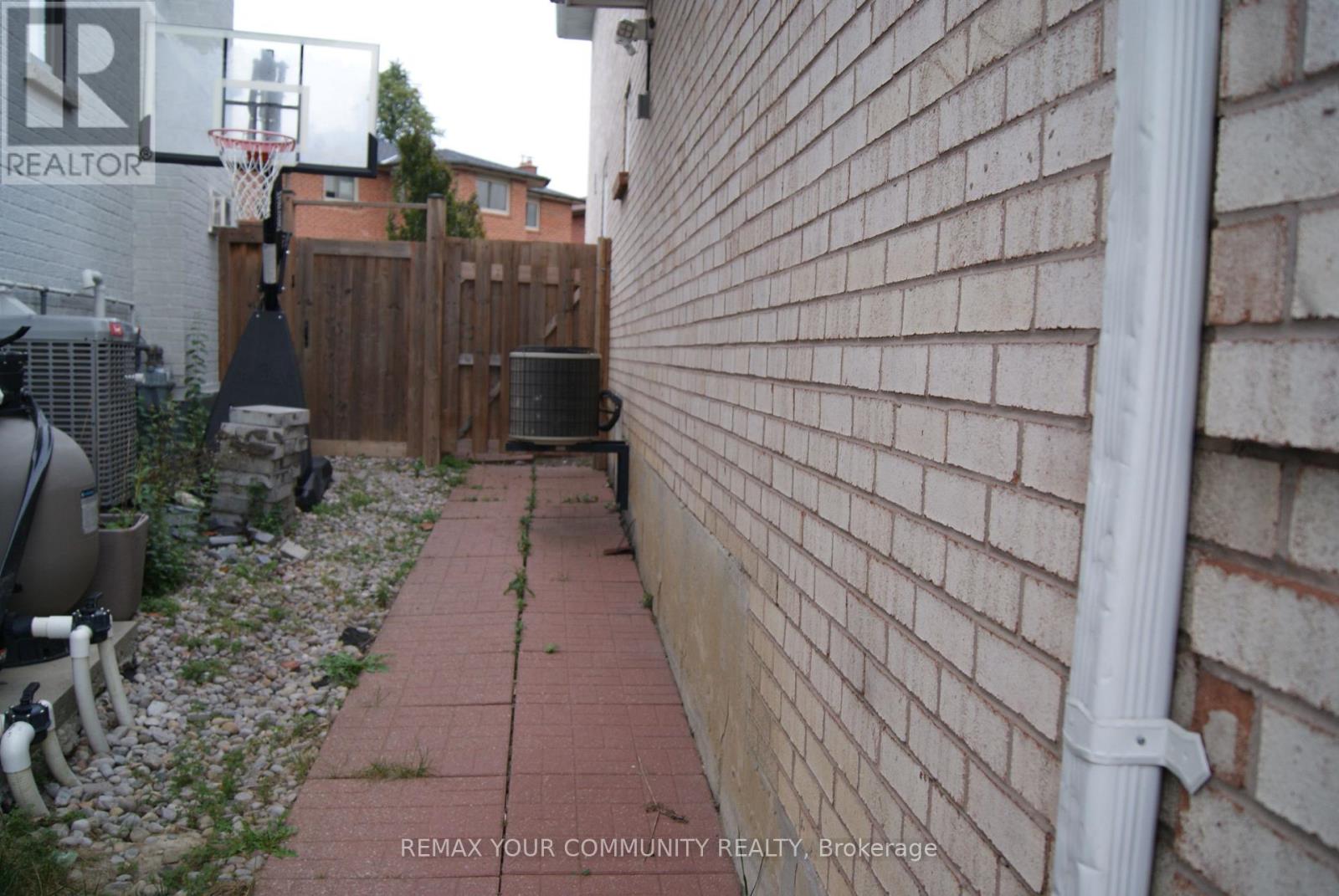 53 Lamar Street, Vaughan, Ontario  L6A 1A7 - Photo 2 - N13837894