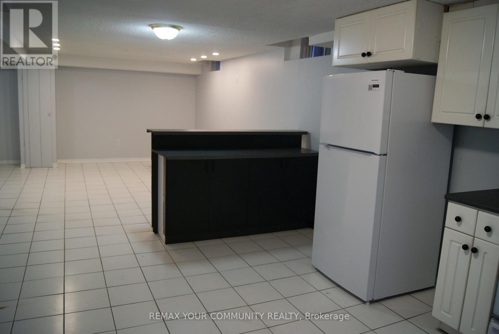 53 Lamar Street, Vaughan, Ontario  L6A 1A7 - Photo 3 - N13837894