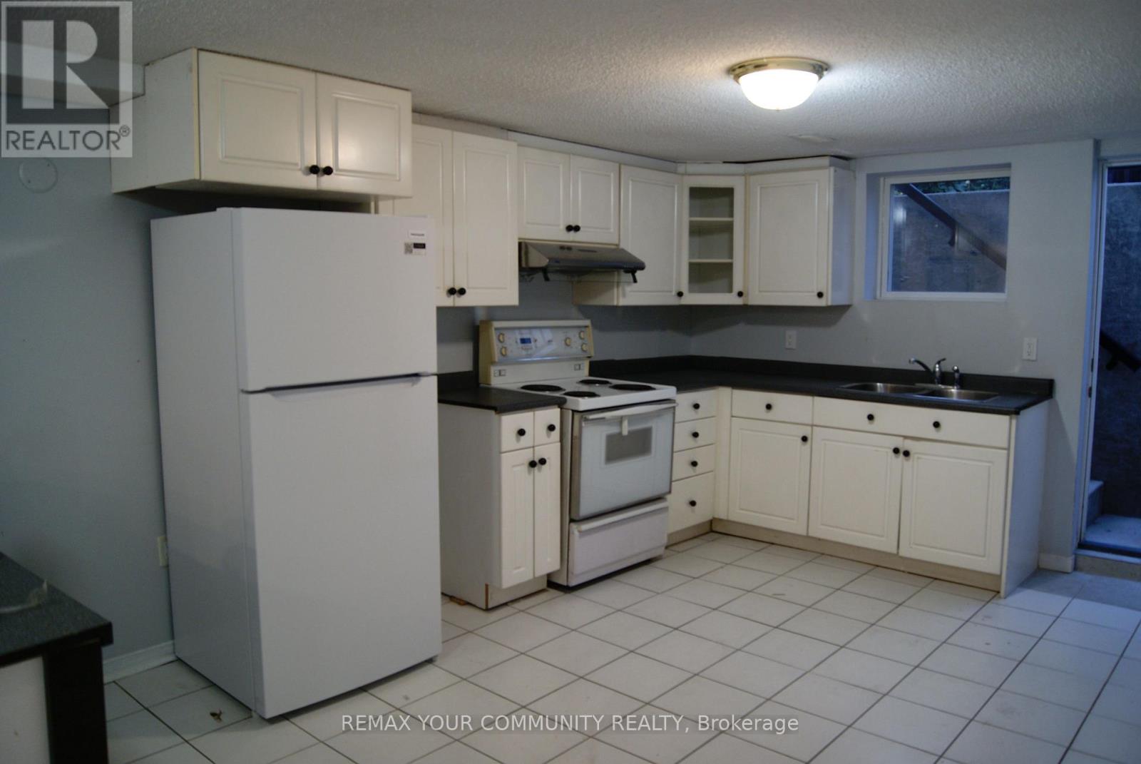 53 Lamar Street, Vaughan, Ontario  L6A 1A7 - Photo 4 - N13837894