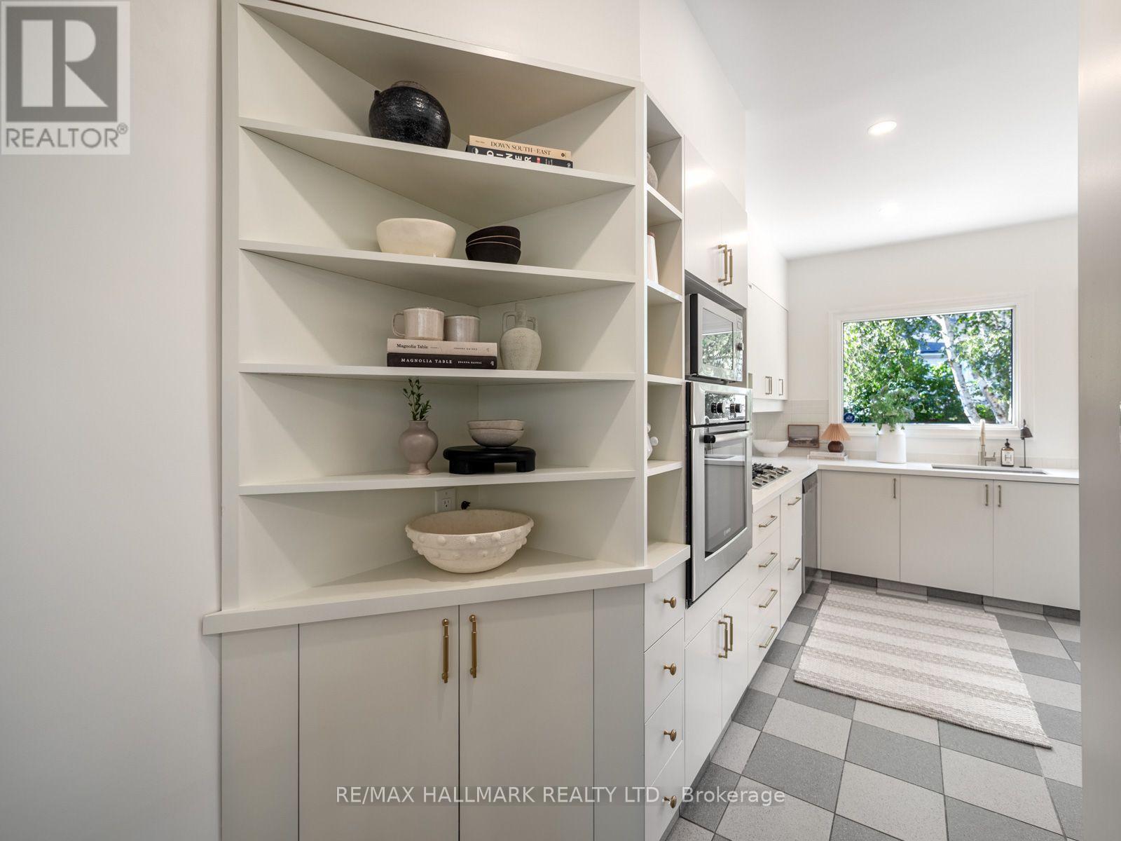 84 De Grassi Street, Toronto, Ontario  M4M 2K3 - Photo 15 - E13824724