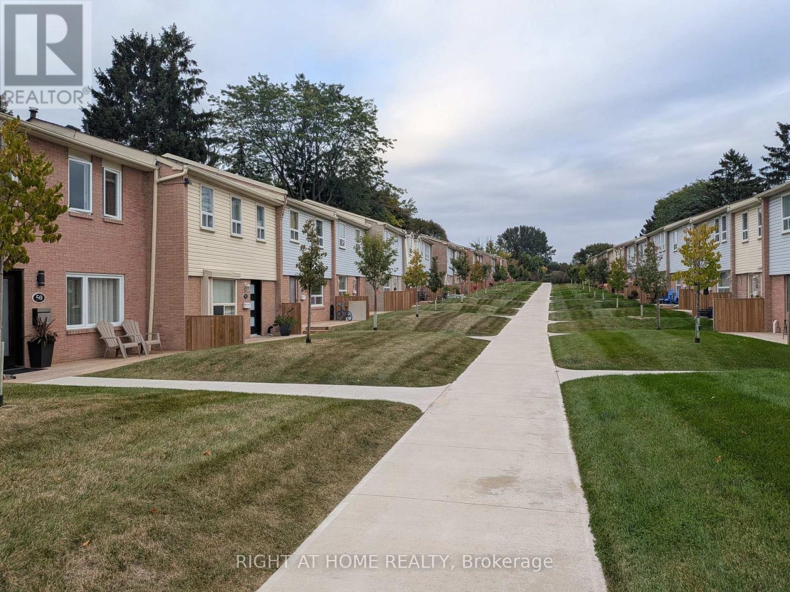 53 - 1055 Shawnmarr Road, Mississauga, Ontario  L5H 3V2 - Photo 1 - W13837890