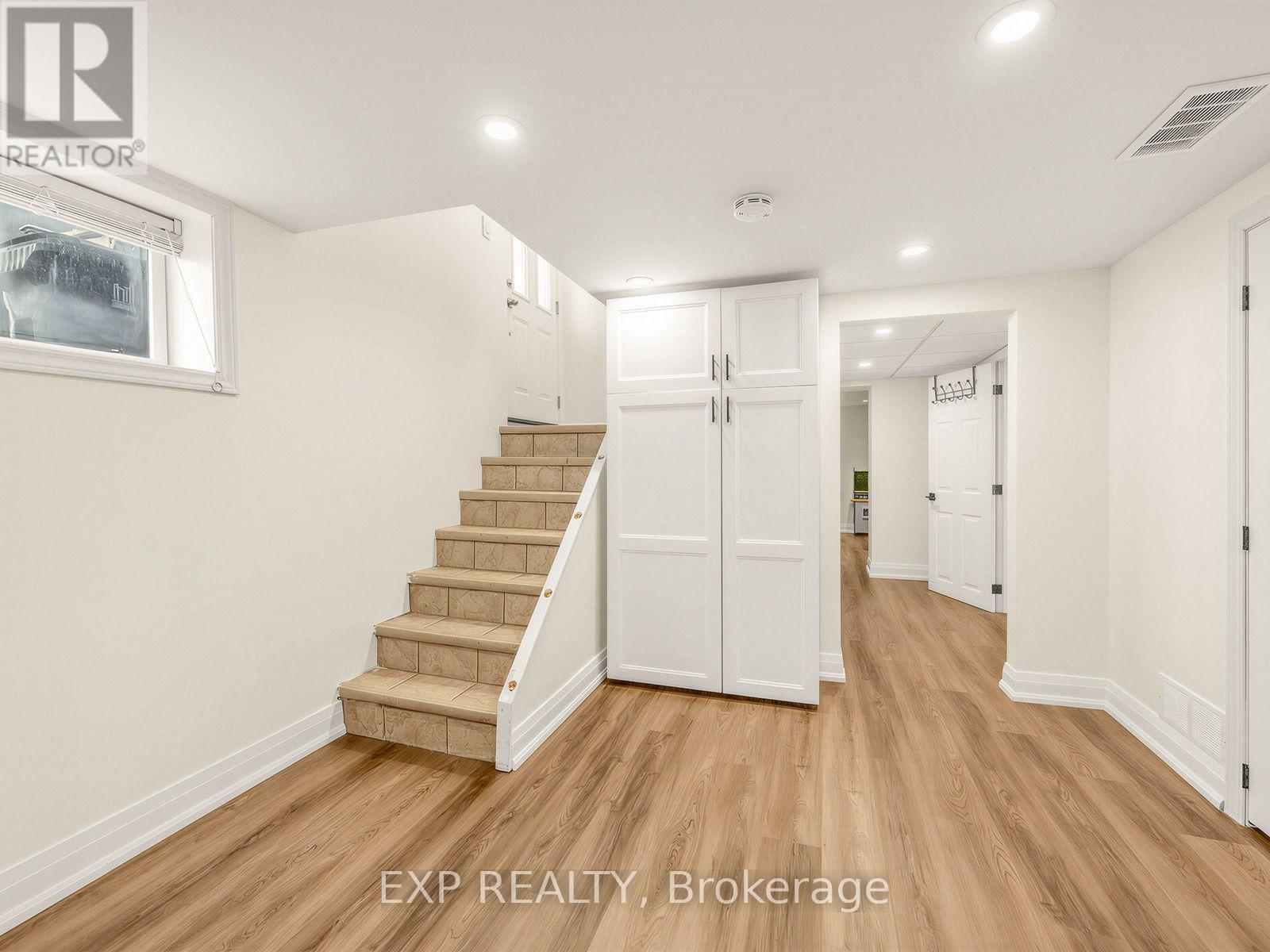 10 Yarn Road, Toronto, Ontario  M9B 1H5 - Photo 17 - W13837898