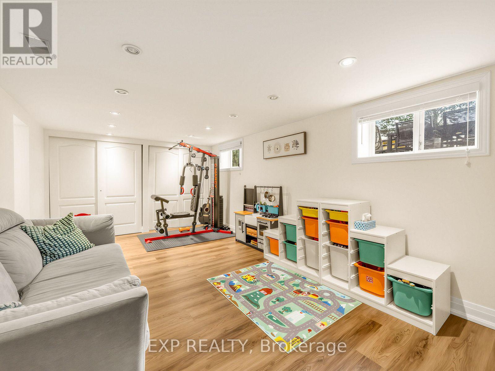 10 Yarn Road, Toronto, Ontario  M9B 1H5 - Photo 24 - W13837898