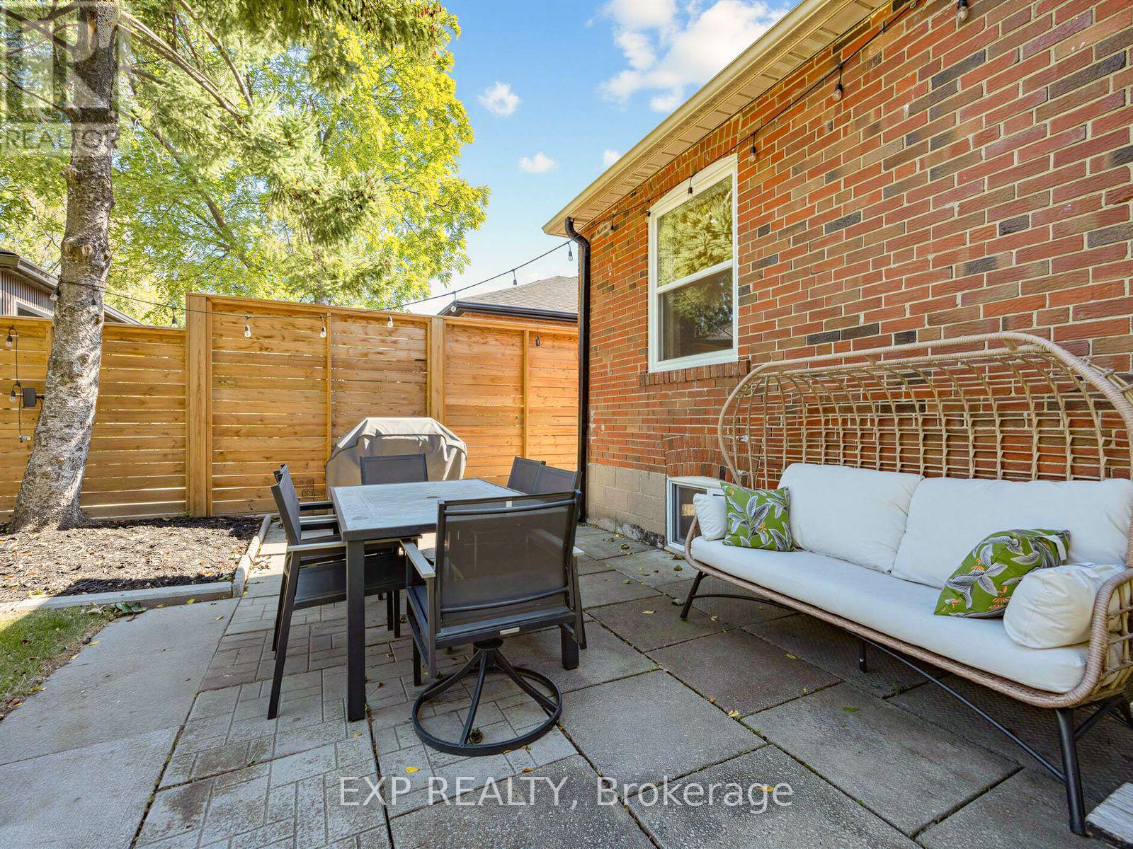 10 Yarn Road, Toronto, Ontario  M9B 1H5 - Photo 26 - W13837898