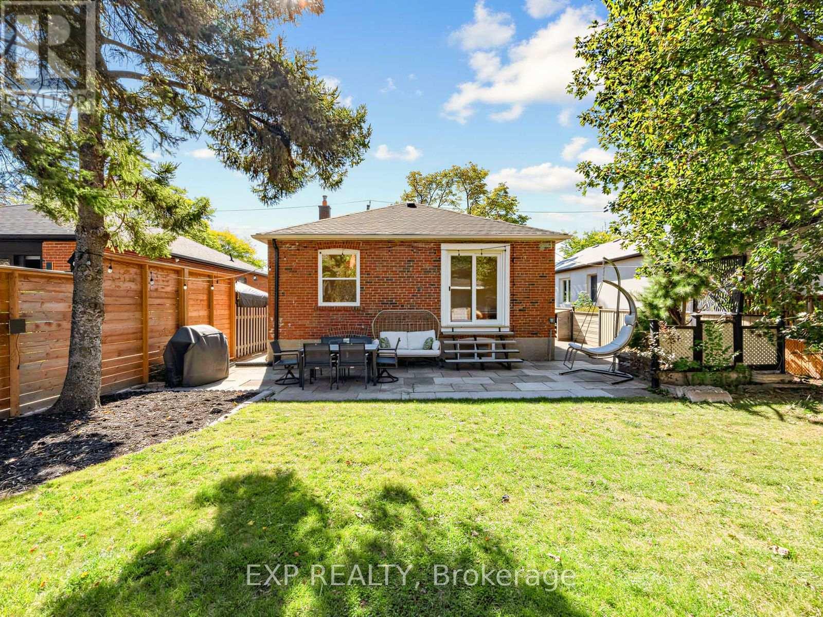 10 Yarn Road, Toronto, Ontario  M9B 1H5 - Photo 28 - W13837898