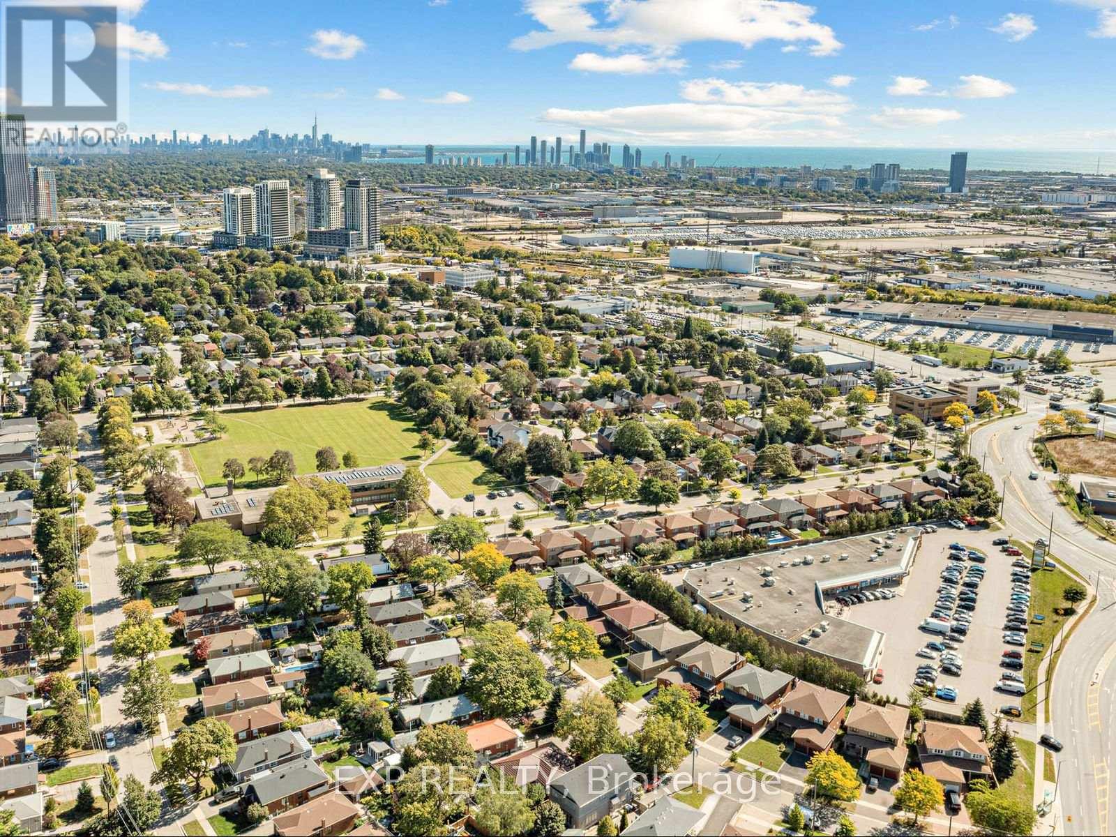 10 Yarn Road, Toronto, Ontario  M9B 1H5 - Photo 29 - W13837898