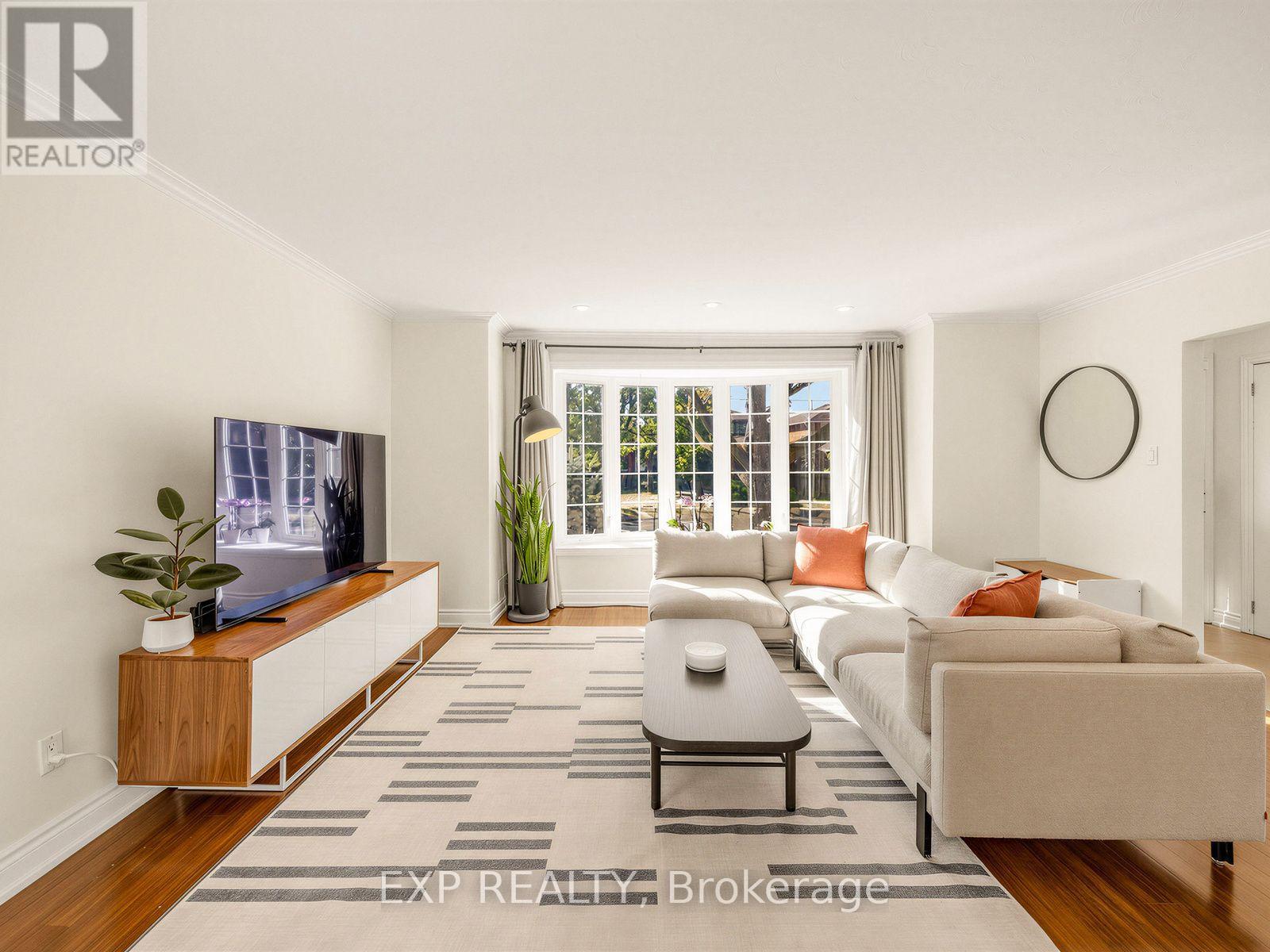 10 Yarn Road, Toronto, Ontario  M9B 1H5 - Photo 3 - W13837898