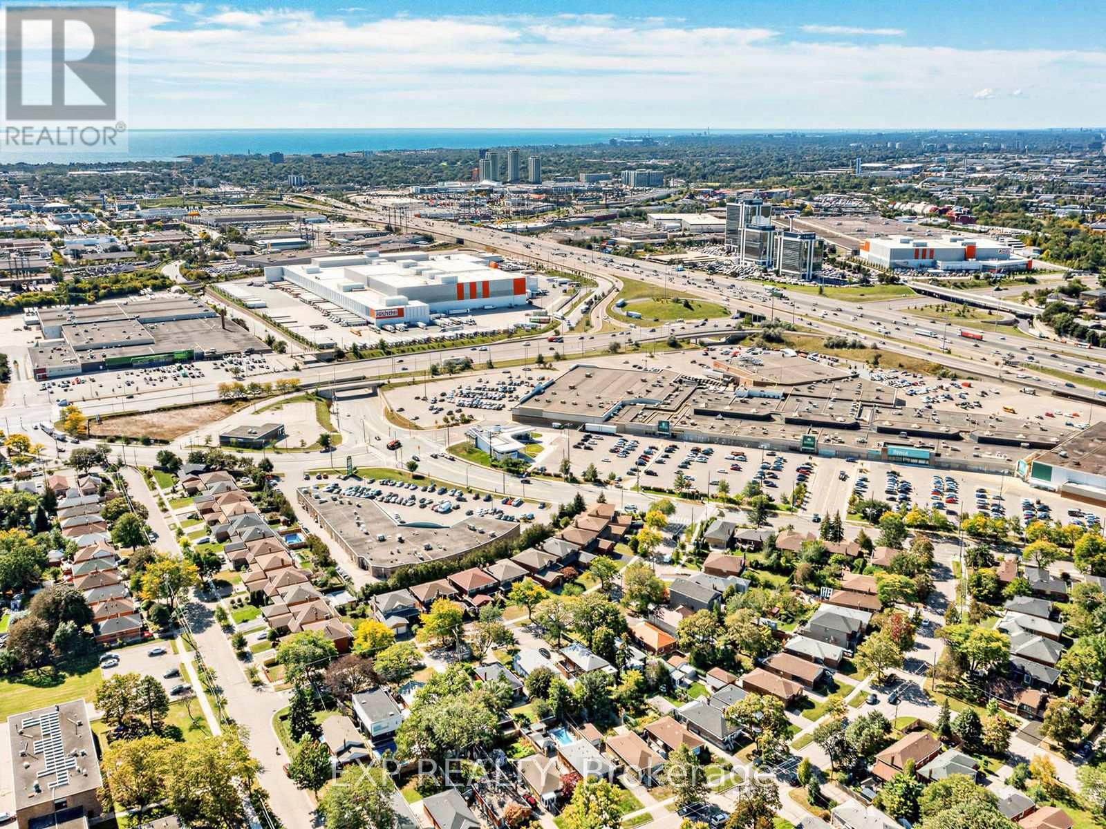 10 Yarn Road, Toronto, Ontario  M9B 1H5 - Photo 32 - W13837898