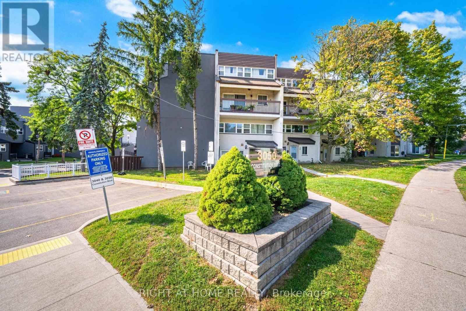 79 - 3050 Constitution Boulevard, Mississauga, Ontario  L4Y 3X1 - Photo 1 - W13837920