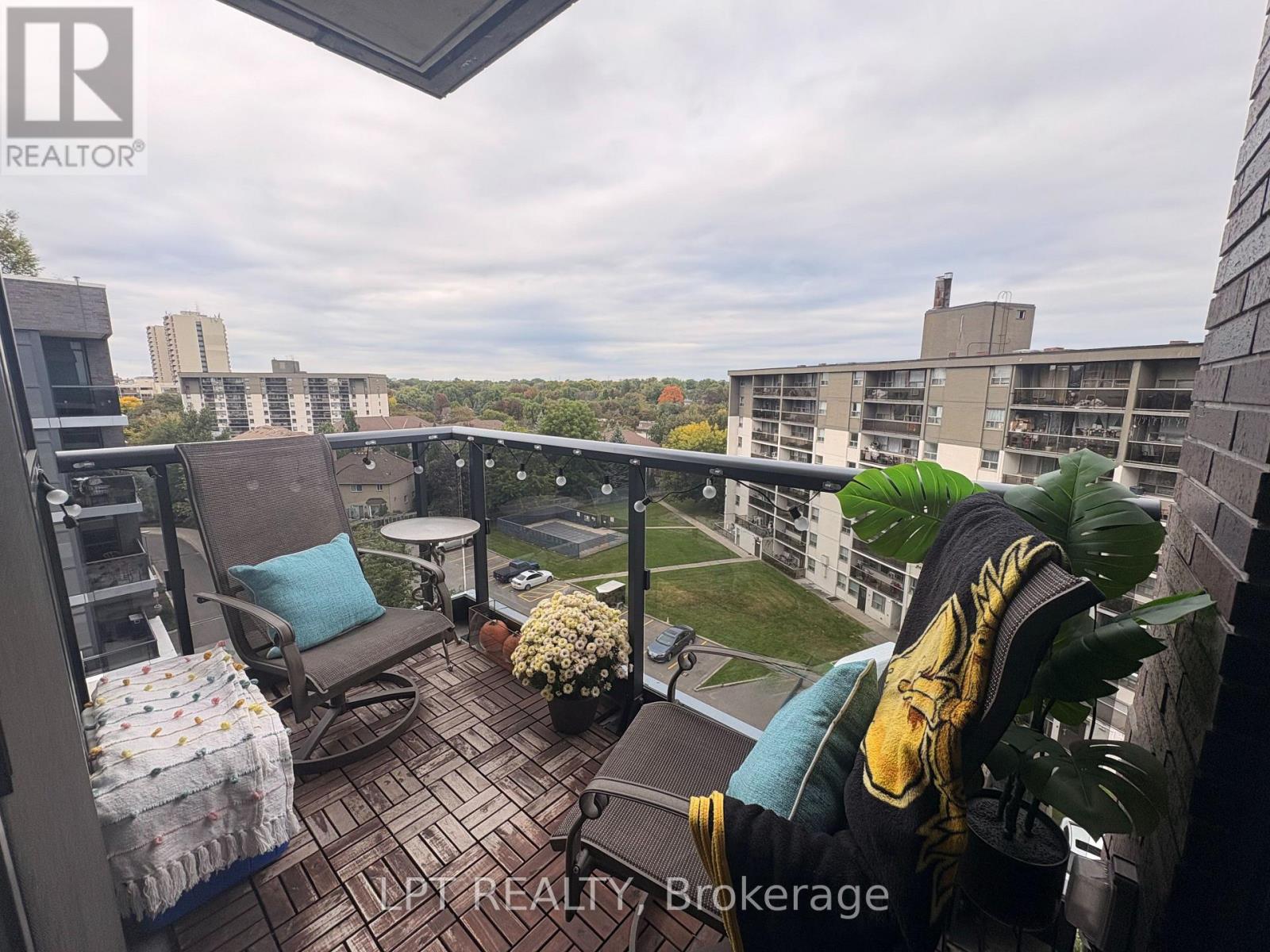 709 - 10 Gibbs Road, Toronto, Ontario  M9B 0E2 - Photo 3 - W13837922
