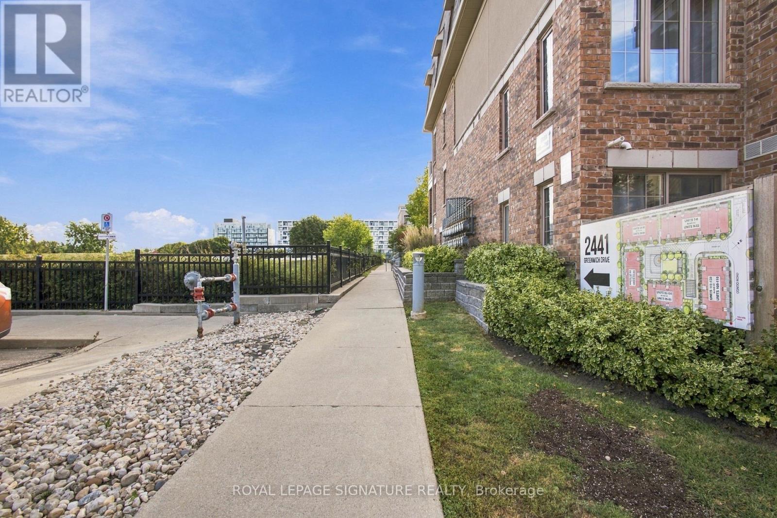 61 - 2441 Greenwich Drive, Oakville, Ontario  L6M 0S3 - Photo 2 - W13837924