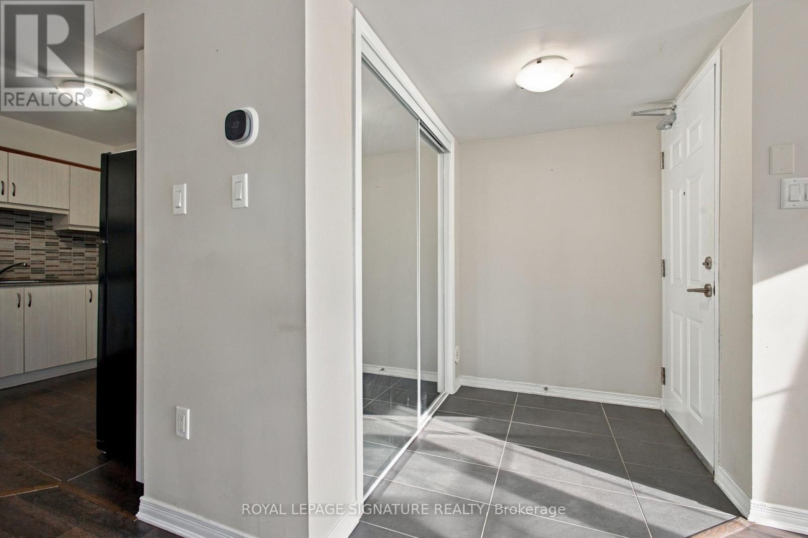61 - 2441 Greenwich Drive, Oakville, Ontario  L6M 0S3 - Photo 7 - W13837924