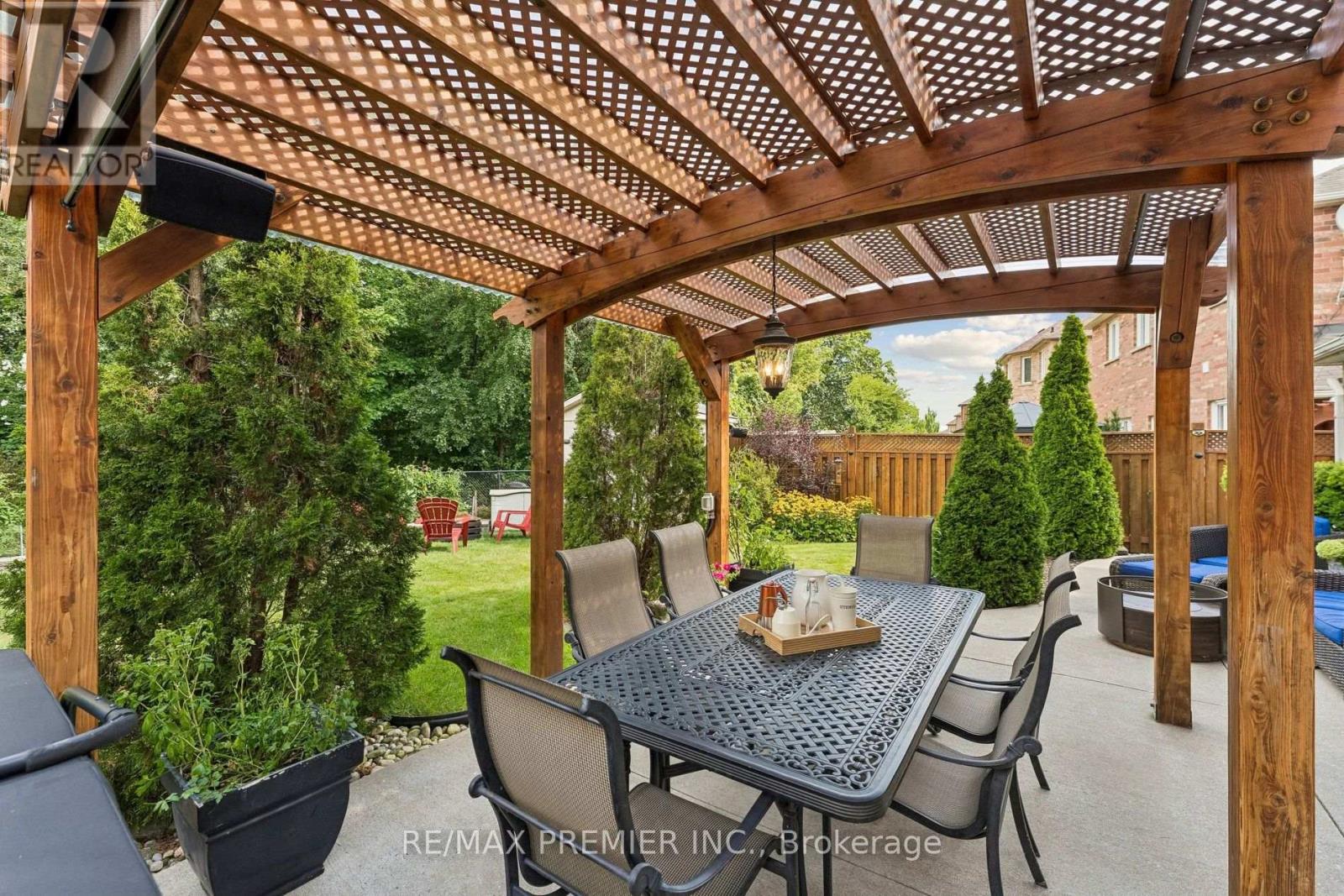 16 Rockstep Court, Brampton, Ontario  L6R 3H2 - Photo 38 - W13837954