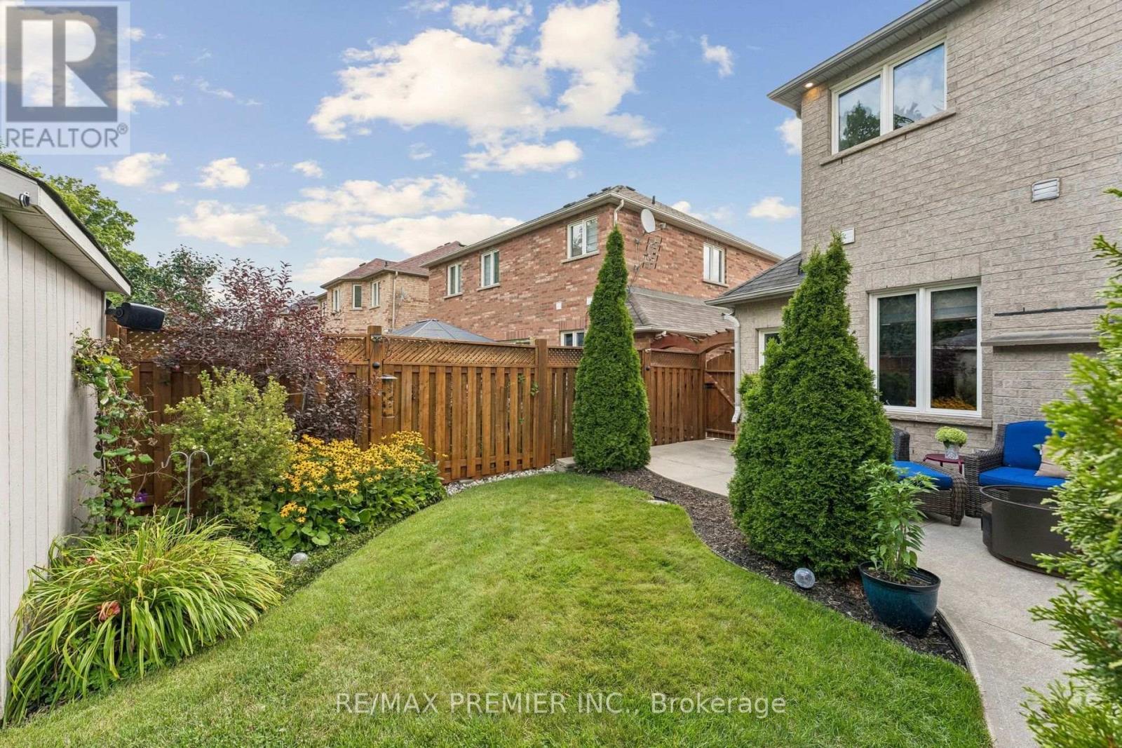 16 Rockstep Court, Brampton, Ontario  L6R 3H2 - Photo 39 - W13837954