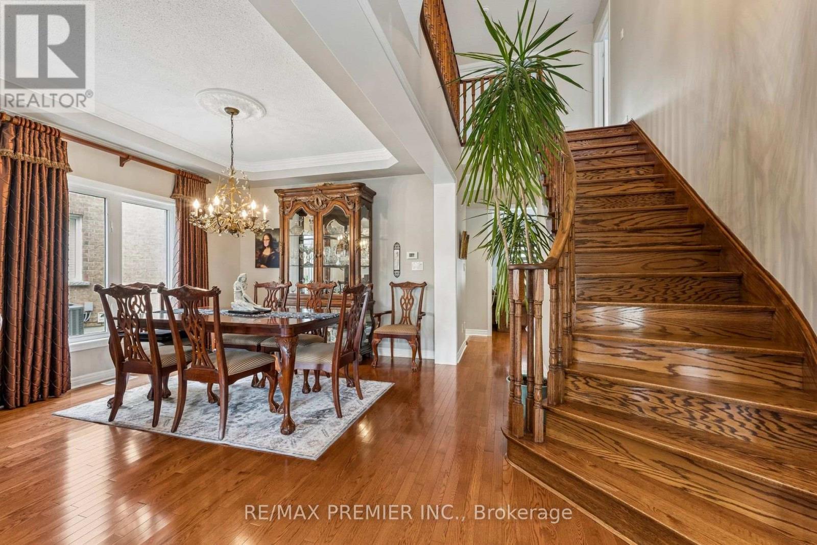 16 Rockstep Court, Brampton, Ontario  L6R 3H2 - Photo 6 - W13837954