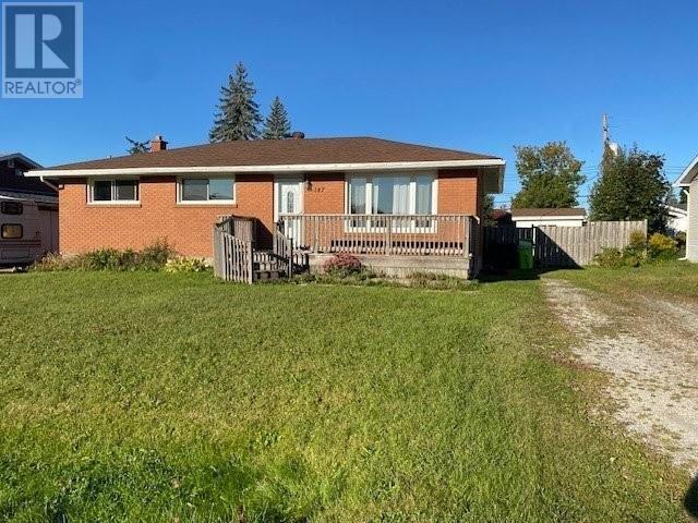 147 Caledon St, Sault Ste. Marie, Ontario  P6B 5C2 - Photo 2 - SM262689