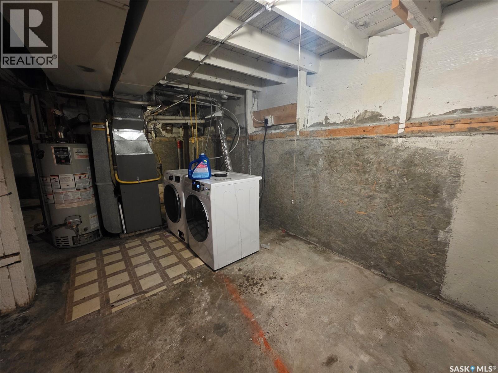 1126 Robinson Street, Regina, Saskatchewan  S4T 2M9 - Photo 6 - SK049841