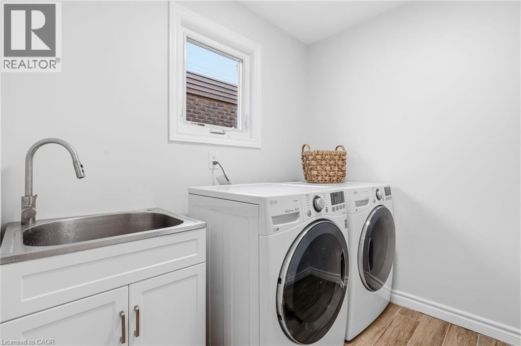 551 Deerhurst Drive, Burlington, Ontario  L7L 5V9 - Photo 19 - 40857565