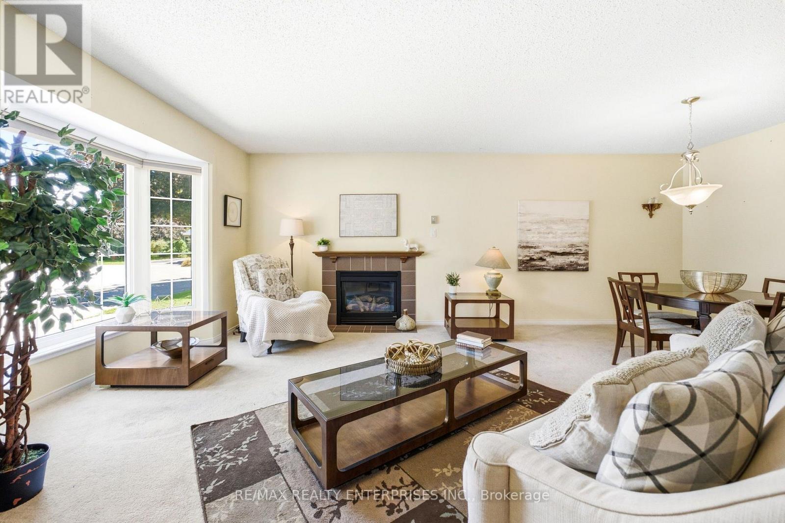1 HURON COURT Clarington (Newcastle) Ontario Canada L1B1A2 5