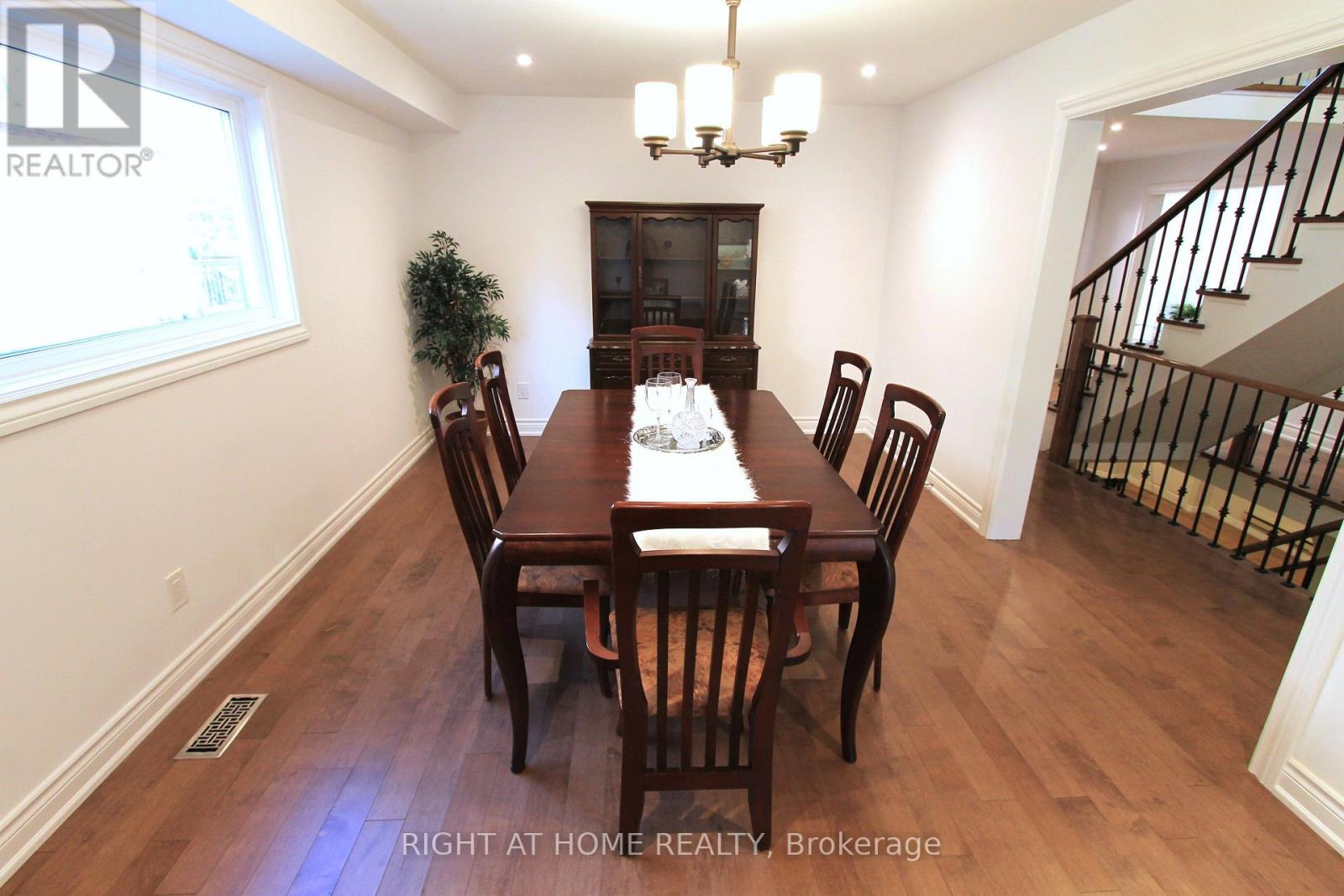 4 Kirkland Court, Richmond Hill, Ontario  L4C 9H3 - Photo 16 - N13758132