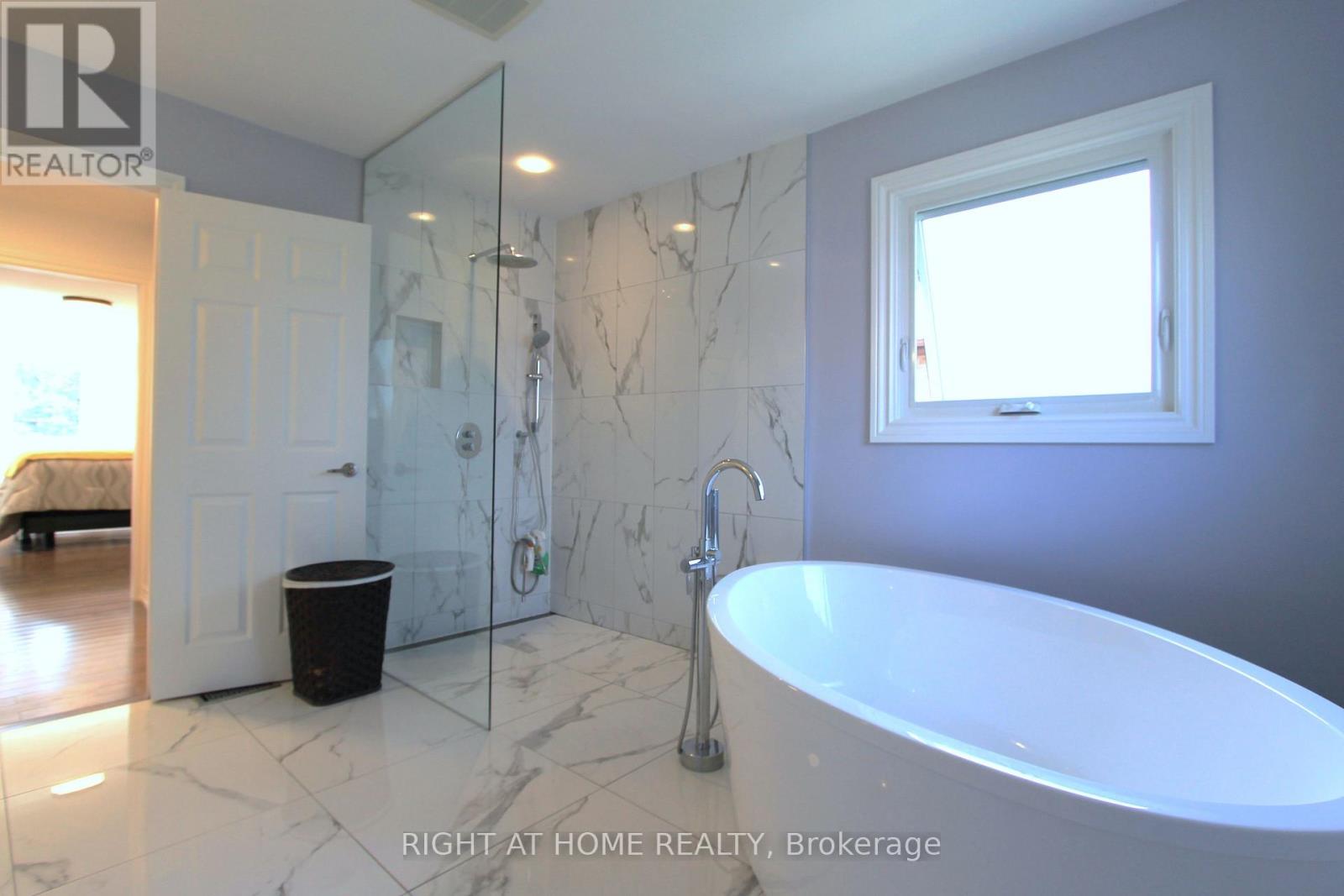 4 Kirkland Court, Richmond Hill, Ontario  L4C 9H3 - Photo 24 - N13758132