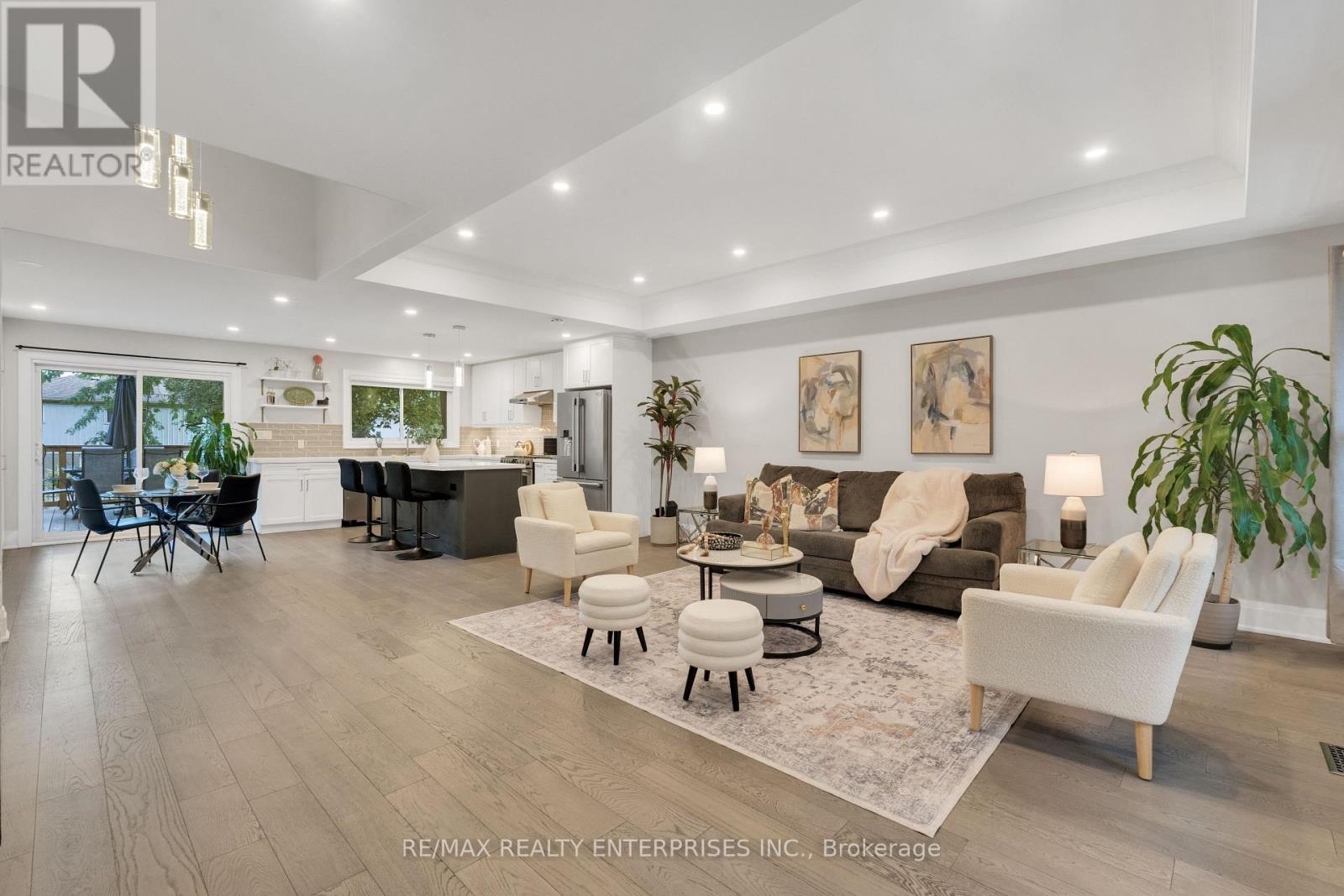 2668 HOMELANDS DRIVE Mississauga (Sheridan) Ontario Canada L5K1H8 4