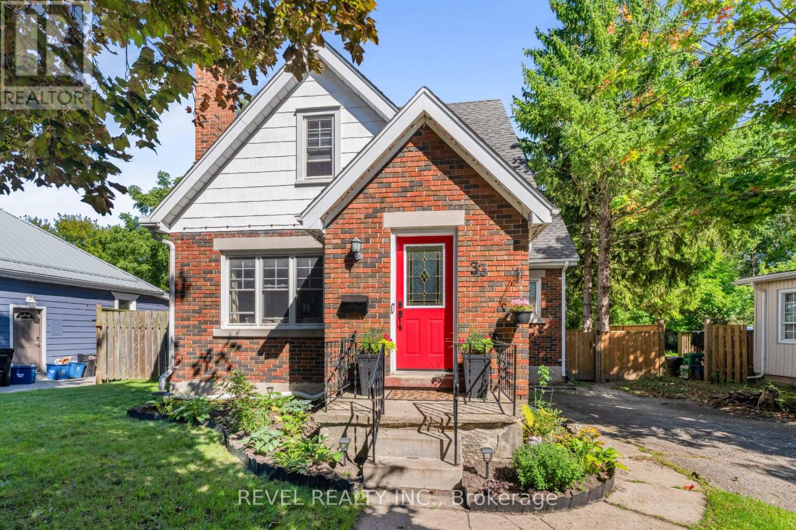 33 MIDDLETON STREET, Cambridge, Ontario