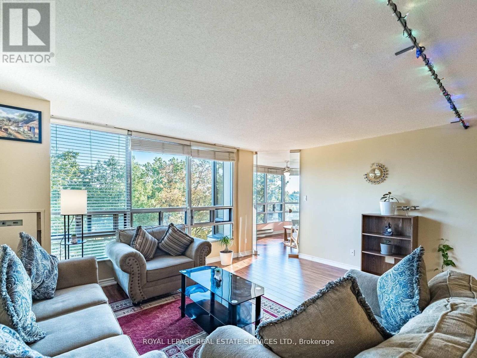 512 - 310 Mill Street S, Brampton, Ontario  L6Y 3B1 - Photo 2 - W13083778