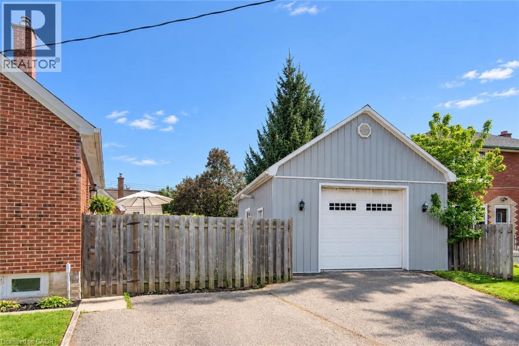 32 Belleview Avenue, Kitchener, Ontario  N2B 1G3 - Photo 46 - 40865082