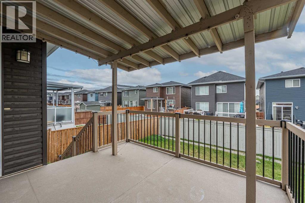 83 Red Sky Gardens NE