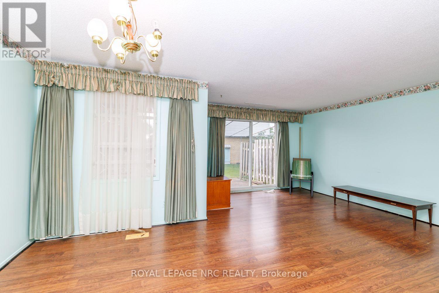 1 - 242 Lakeport Road, St. Catharines, Ontario  L2N 6V2 - Photo 4 - X13838074