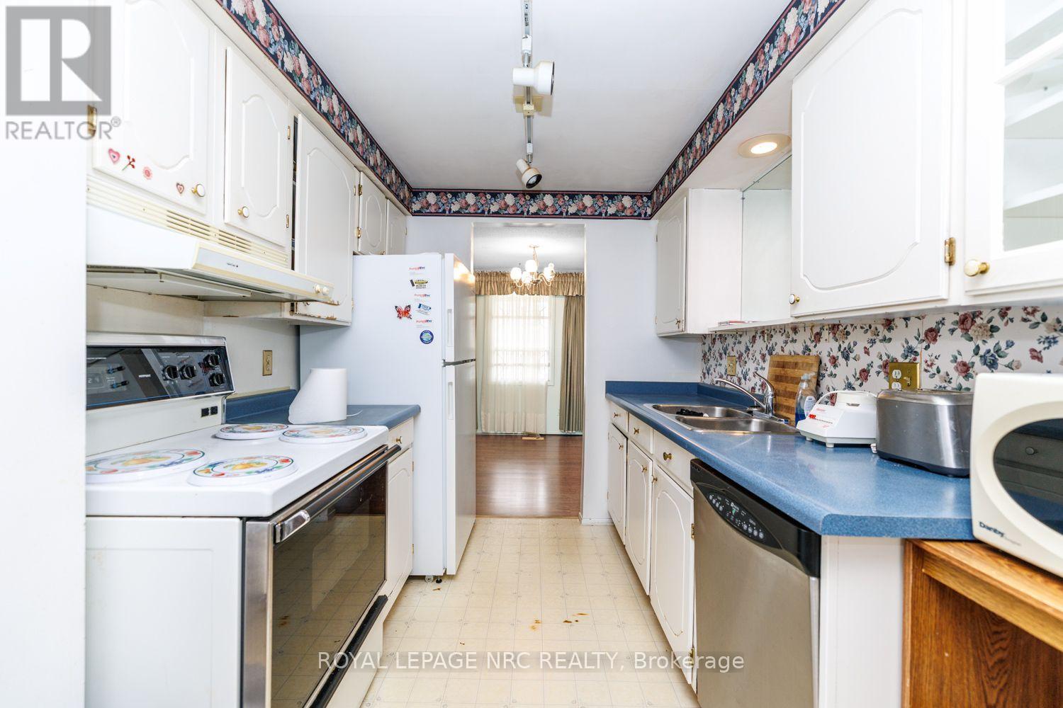 1 - 242 Lakeport Road, St. Catharines, Ontario  L2N 6V2 - Photo 5 - X13838074