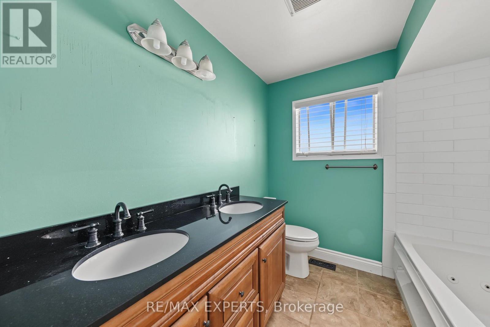 97 Cecil Street, Essa (Angus), Ontario  L0M 1B3 - Photo 17 - N13838084
