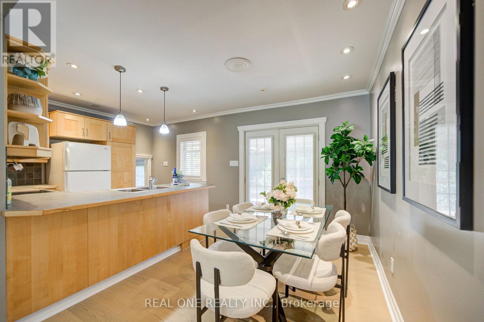 1099 Kent Avenue, Oakville, Ontario  L6H 1Z9 - Photo 12 - W13834554