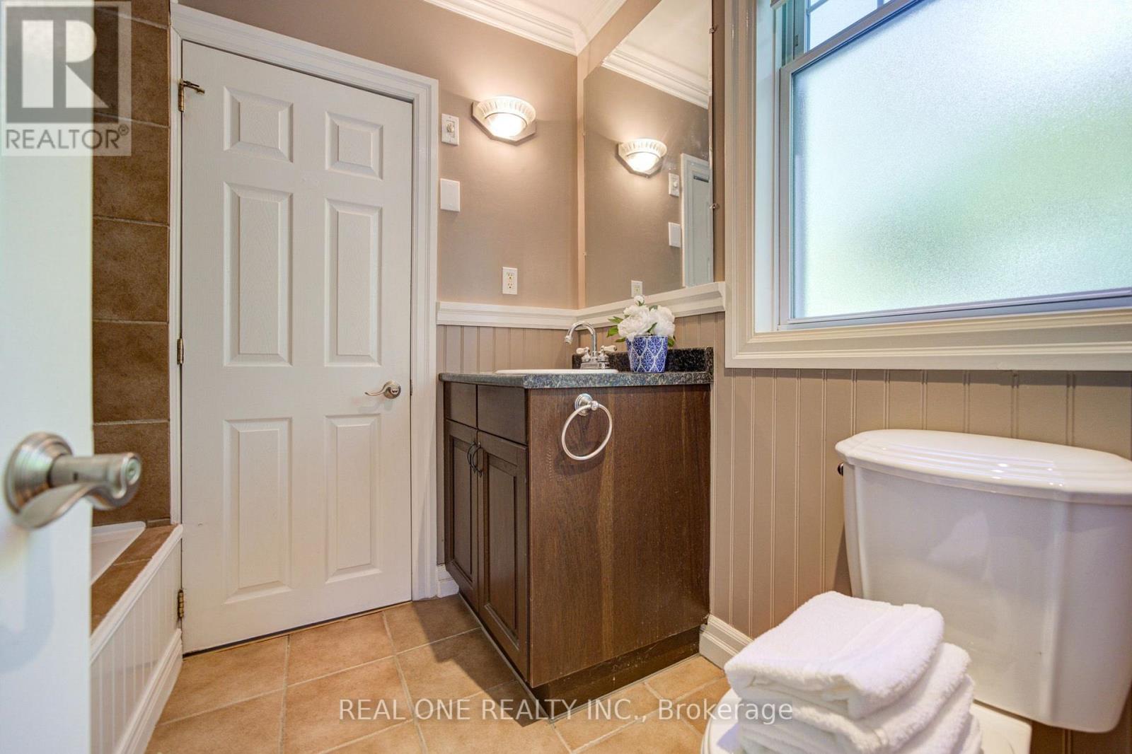 1099 Kent Avenue, Oakville, Ontario  L6H 1Z9 - Photo 25 - W13834554