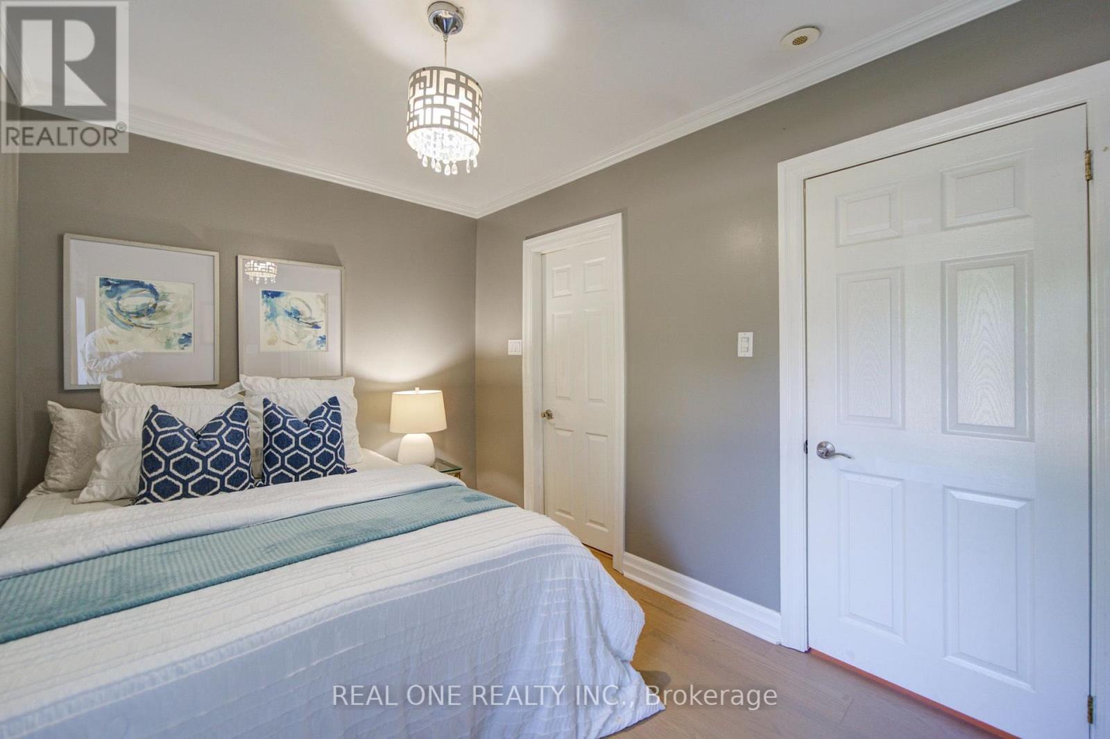 1099 Kent Avenue, Oakville, Ontario  L6H 1Z9 - Photo 23 - W13834554