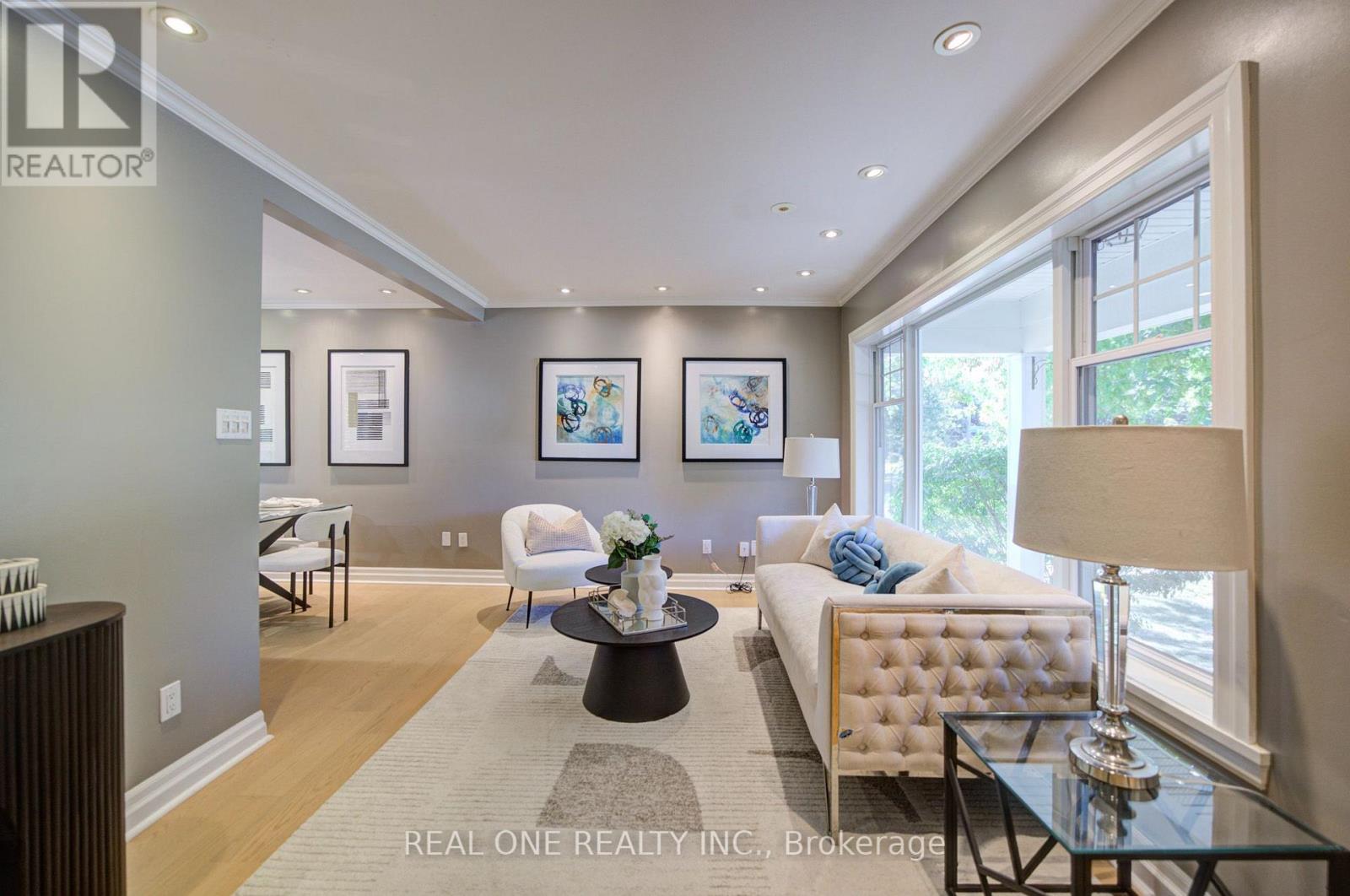 1099 Kent Avenue, Oakville, Ontario  L6H 1Z9 - Photo 6 - W13834554