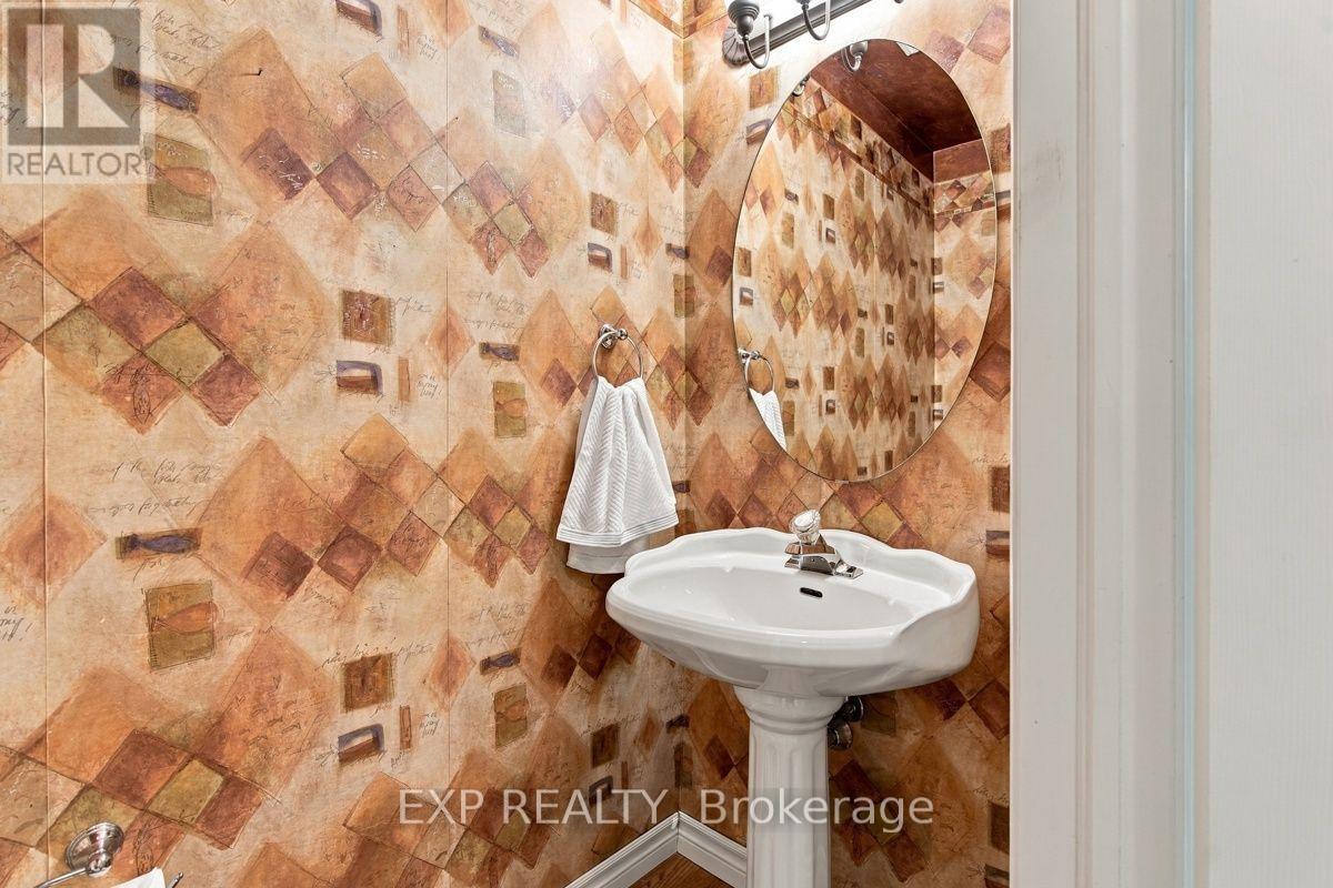 281 Chambers Avenue, London North, Ontario  N5X 4H3 - Photo 13 - X13838144