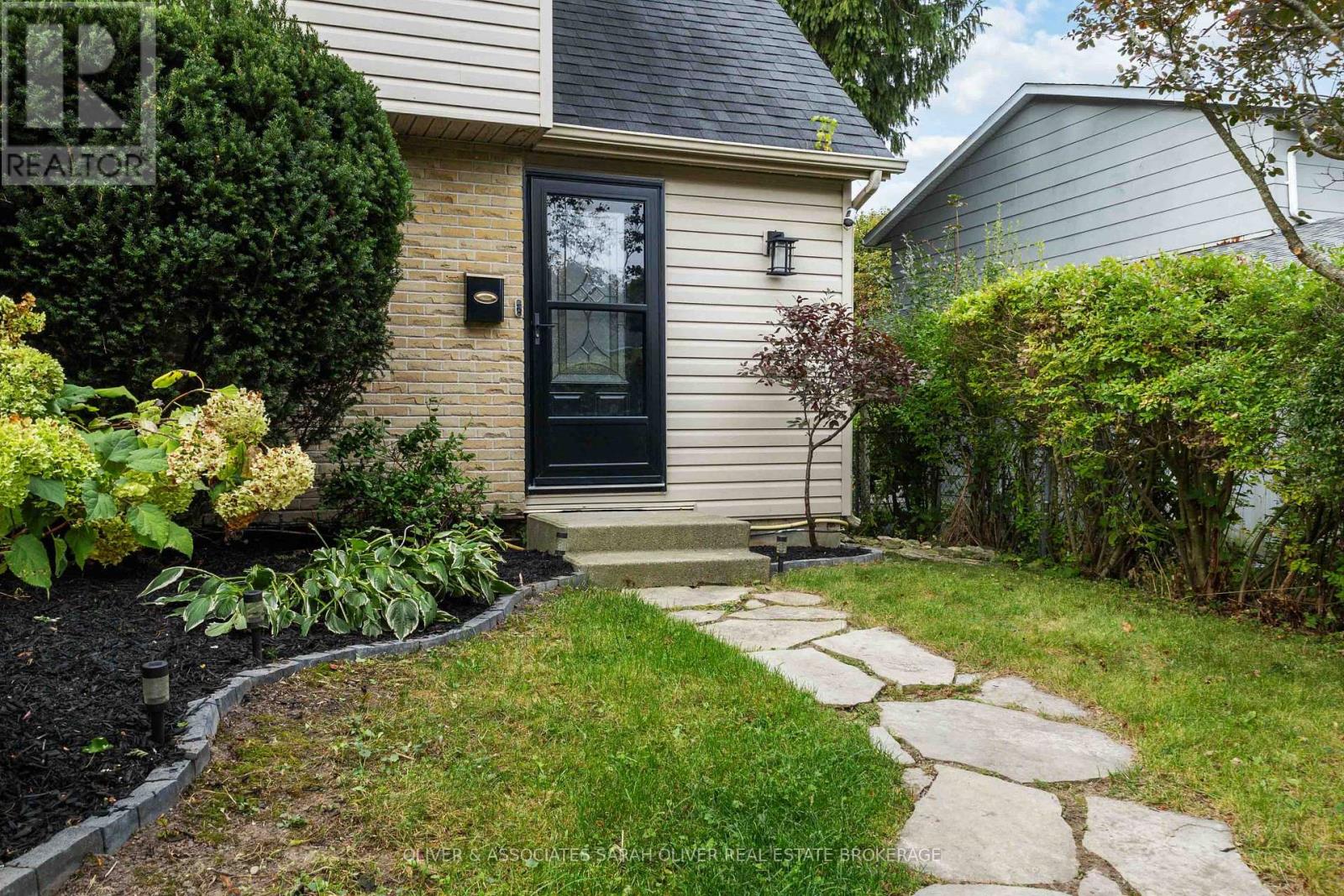95 Blackacres Boulevard, London North, Ontario  N6G 2G9 - Photo 2 - X13838154