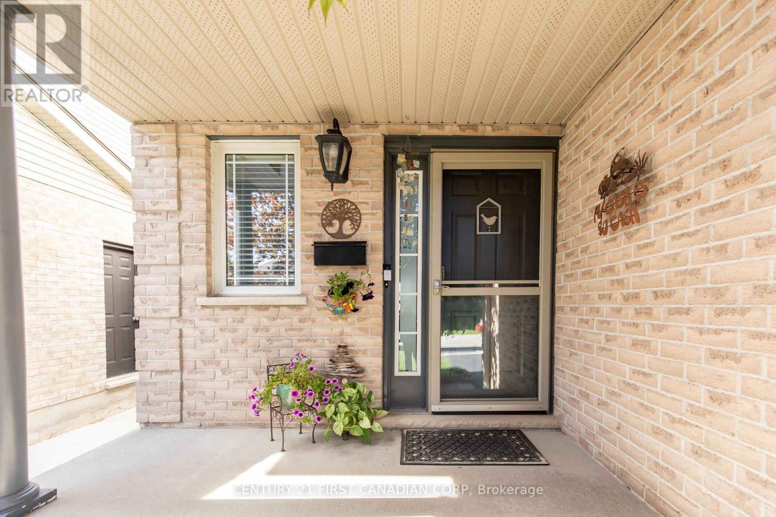 564 Cuthbert Circle, London South, Ontario  N6M 1K6 - Photo 2 - X13838206