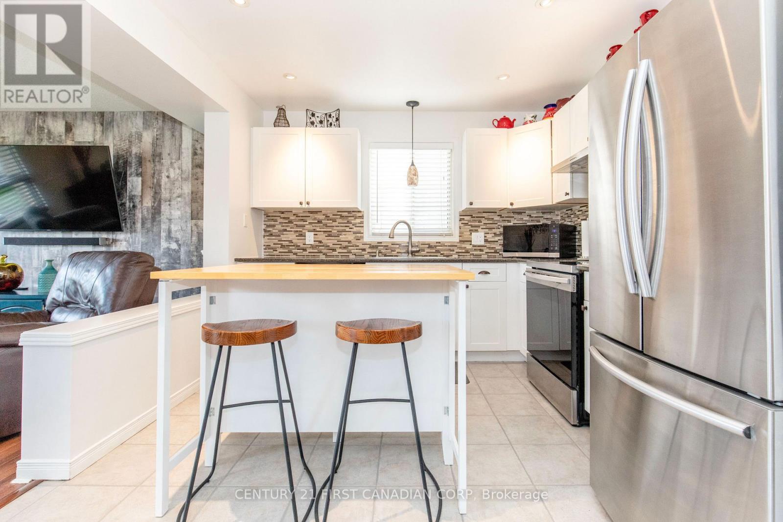 564 Cuthbert Circle, London South, Ontario  N6M 1K6 - Photo 7 - X13838206